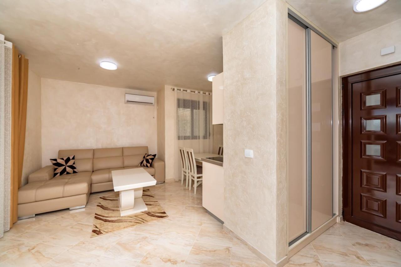 Kaom Lux Apartment Dobra Voda Exterior foto