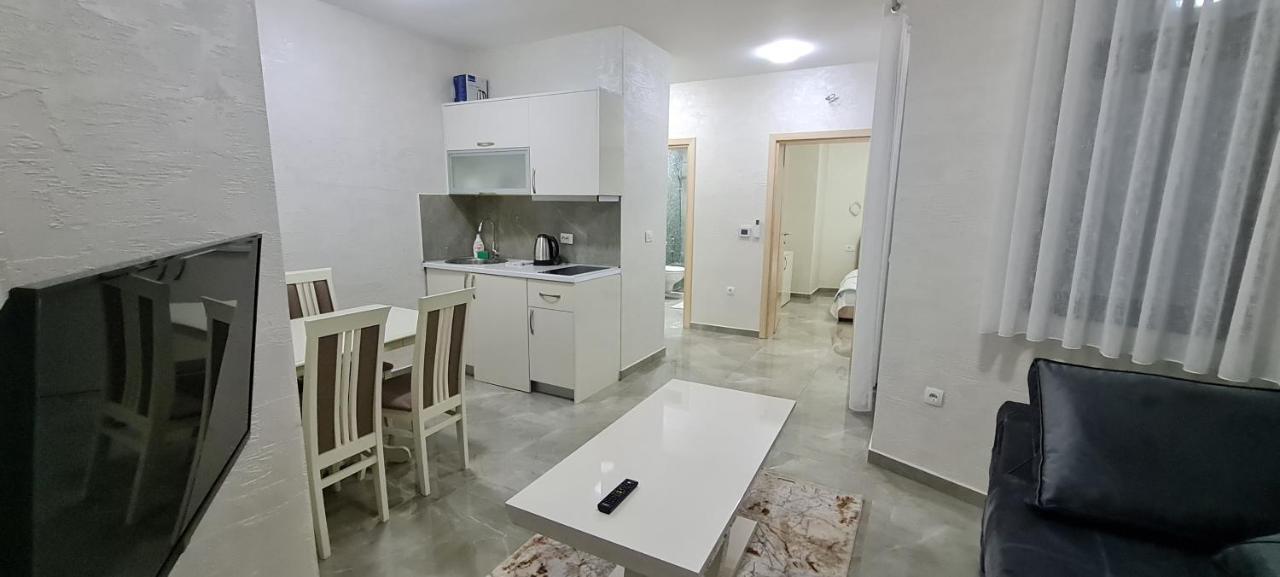 Kaom Lux Apartment Dobra Voda Exterior foto