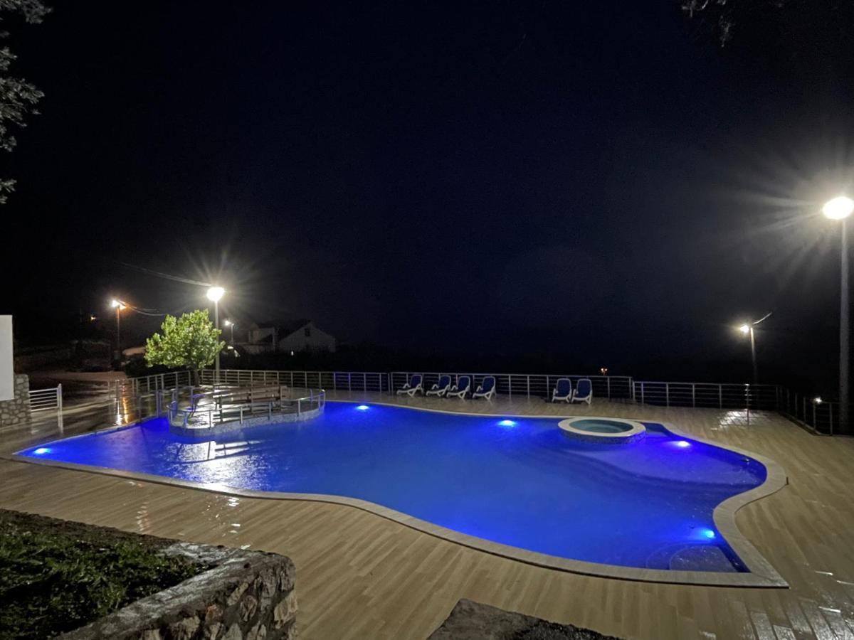 Kaom Lux Apartment Dobra Voda Exterior foto